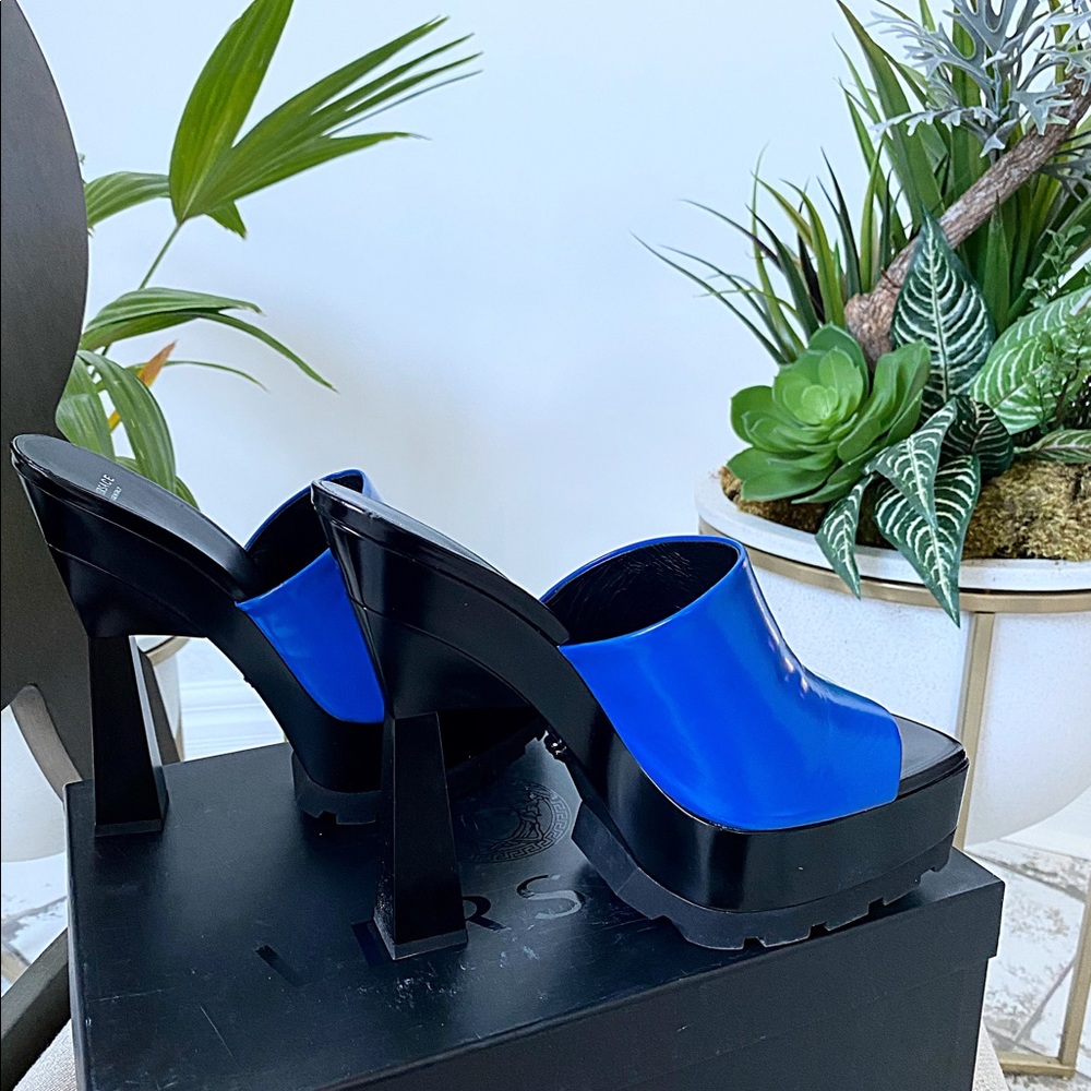 Authentic Versace heels - Picture 5 of 5